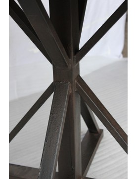 Table type guéridon industriel bois recyclé pied métal